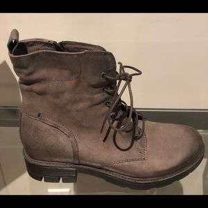 NWOT Browns mid rise boots (brown)